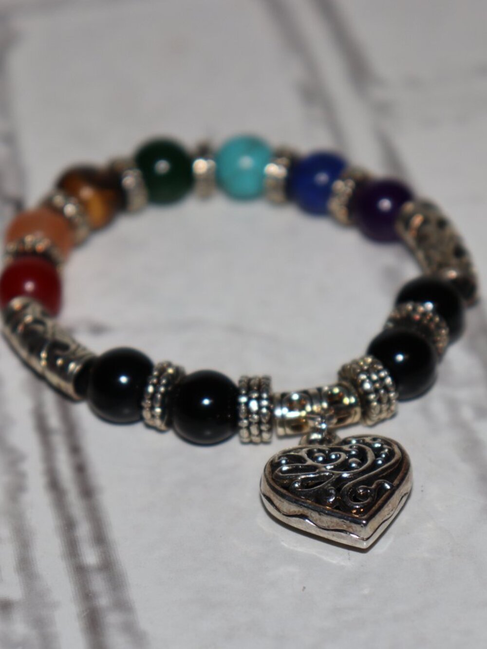 💜 Natural Stone Elastic Bracelet · Heart Pendant · Silver‑Tone · 7.5" Rainbow